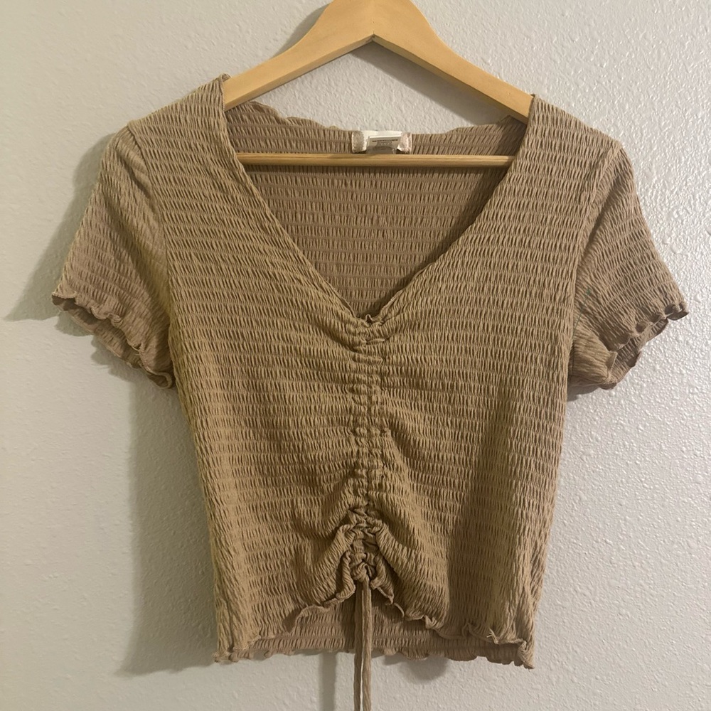 🐣Altar’d State Beige Ruched Eyelet Crop Top - Picture 4 of 9